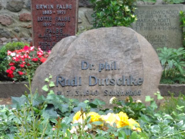 ドゥチュケ墓石