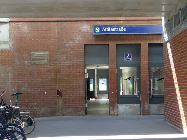 アッティラ通り駅
