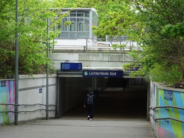 リヒターフェルデ南駅