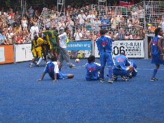 喜ぶケニアチーム