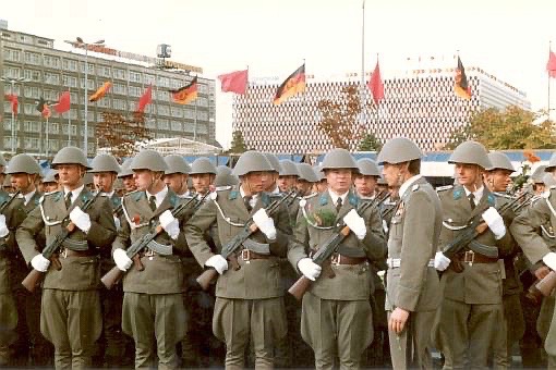 東ドイツ国民軍兵士