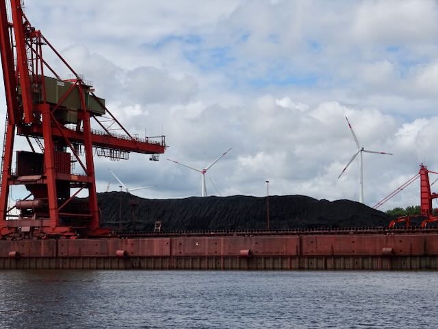 港の風車