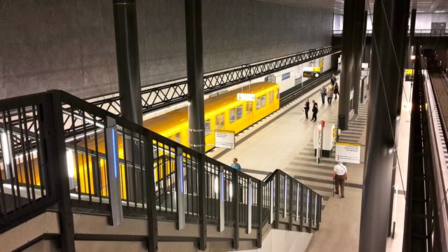 地下鉄中央駅